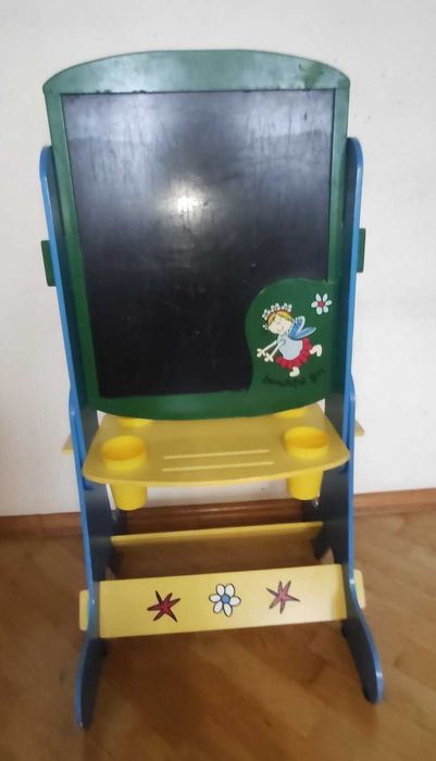 Детский двусторонний мольберт