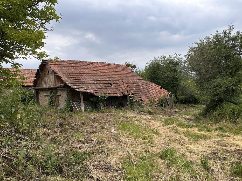 Продається будинок Підключене світло (три фази), газ,город і сад