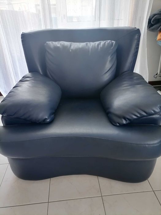 Conjunto de sofás em pele