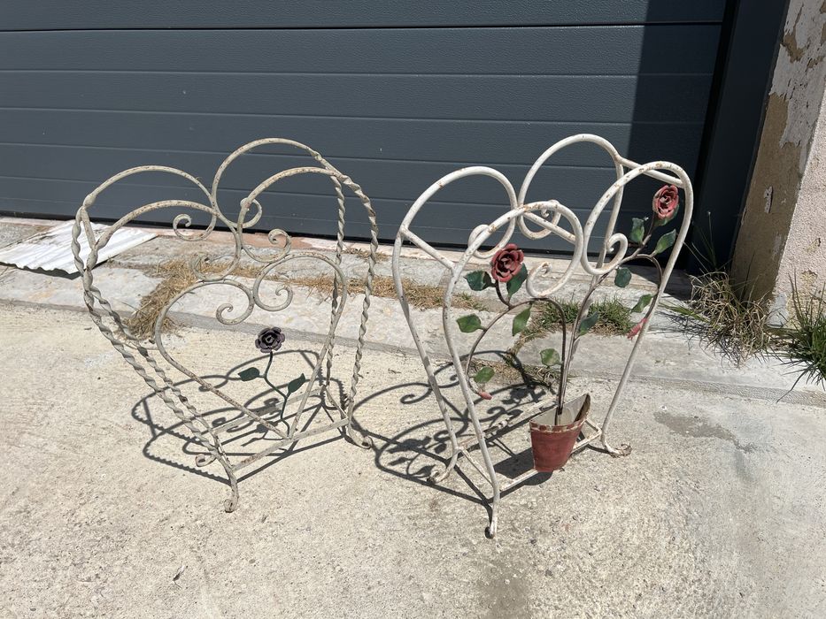 Espelhos, cabides, molduras rusticas antigas em ferro