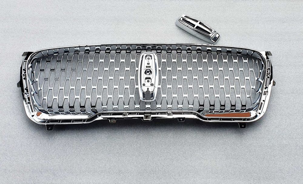 Lincoln Corsair гриль, решетка вставка бампера