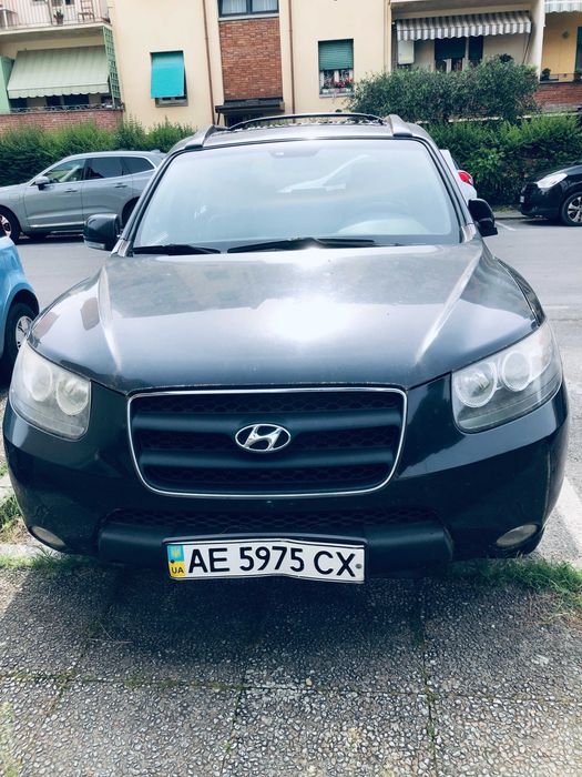 Продам машину Hyundai Santa Fe