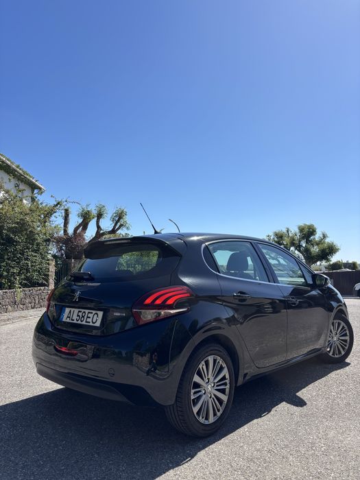 Peugeot 208 2015