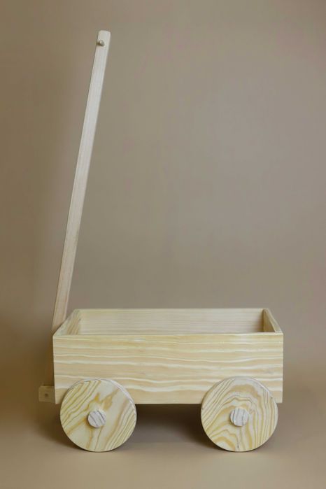 Carrinho de madeira