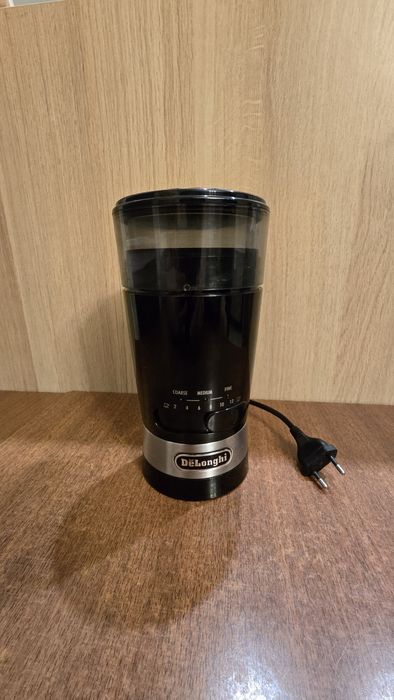 Młynek do kawy DELONGHI KG210