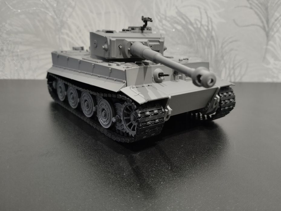 Модель танку Panzerkampfwagen VI Tiger Ausf. E версія 2 у масштабі 1:35.