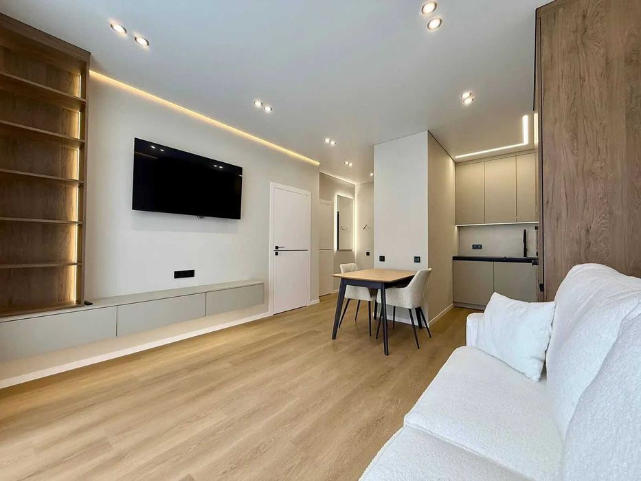 1-кімнатна з новим ремонтом, 42 м2