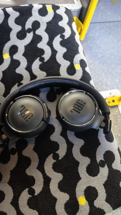 Auscultadores JBL TUNE 520 BT