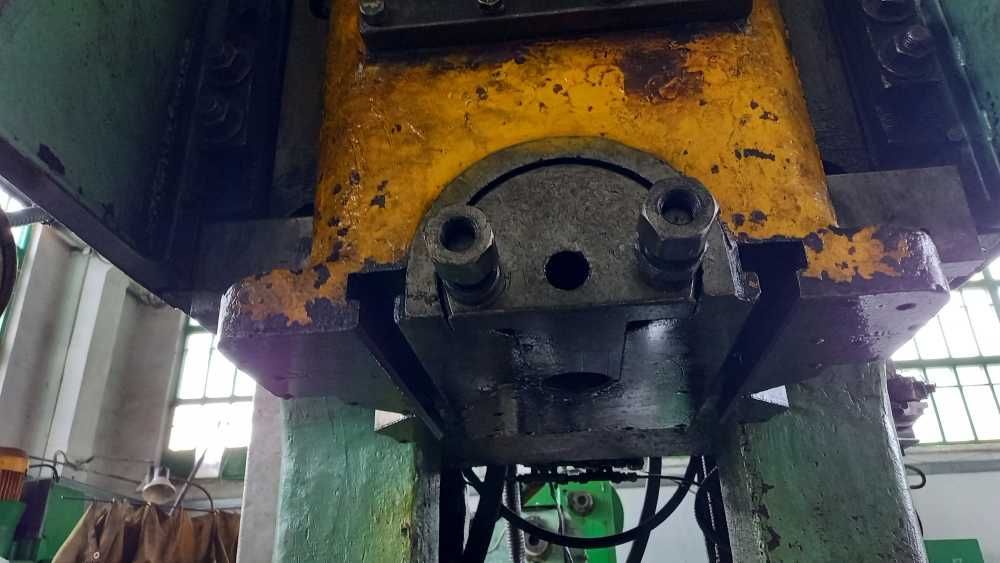 Продам пресс кривошипный КД2128 ус. 63тн.