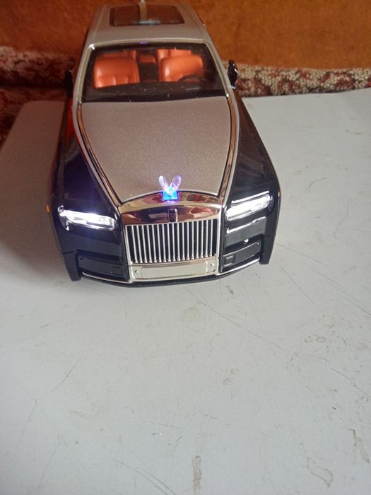 Модель Роллс-Ройс а.