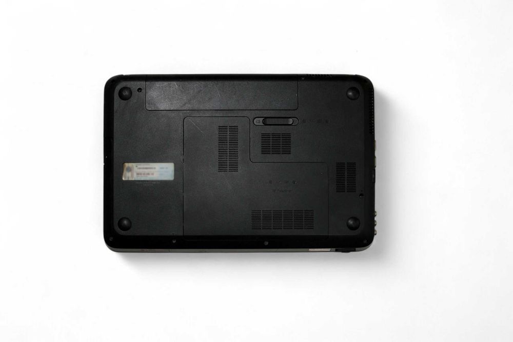 Sprzedam używany laptop HP Pavilion dv6-6030ew/4GB/
i7 2gen 2630QM/AMD