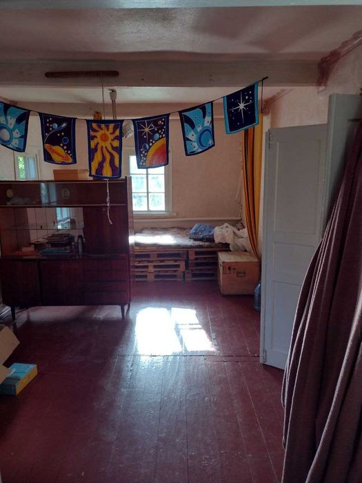 Будинок із земельною ділянкою