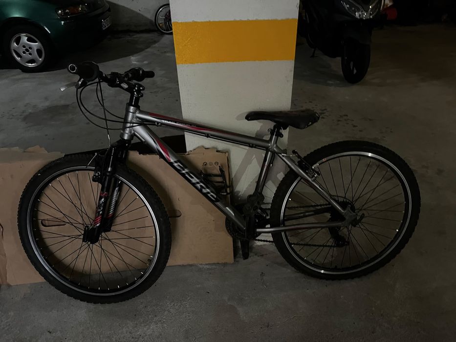 Vendo bicicleta BERG BTT  Faço entre o valor do anúncio e 155€