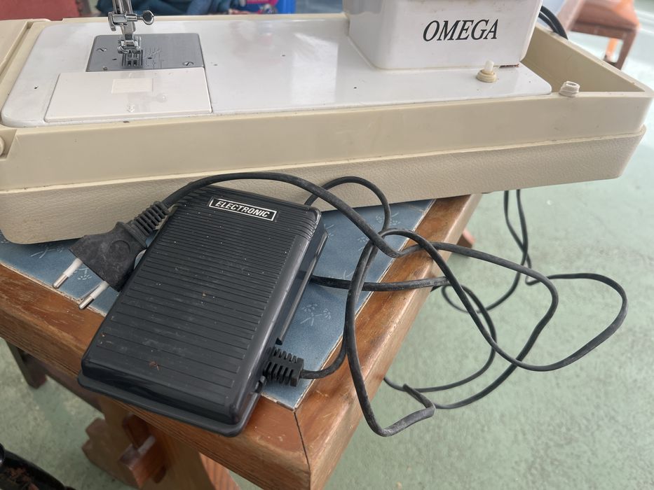 Máquina de costura OMEGA