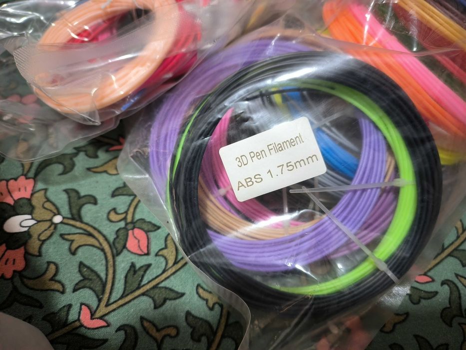 Caneta 3D praticamente sem uso.