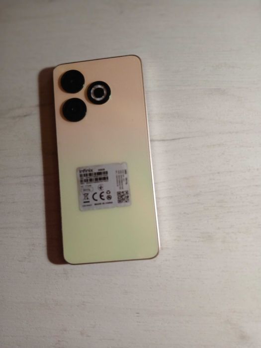 Телефон б/у. Infinix Smart 8