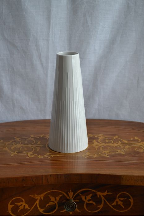 Wazon biały porcelanowy Schumann Arzberg Bavaria