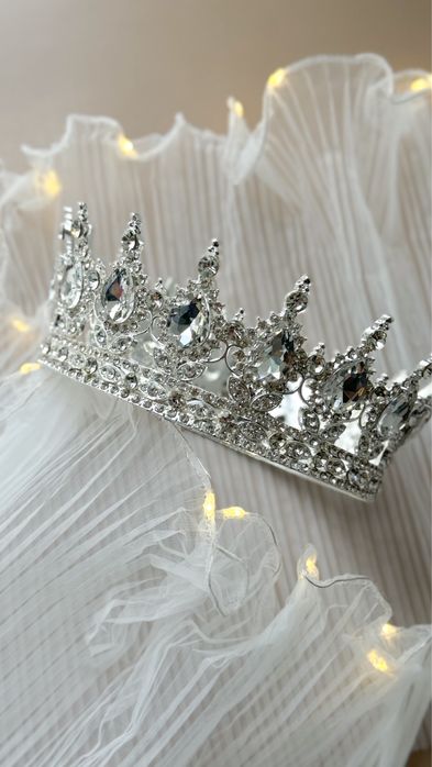 Корона ,  діадема