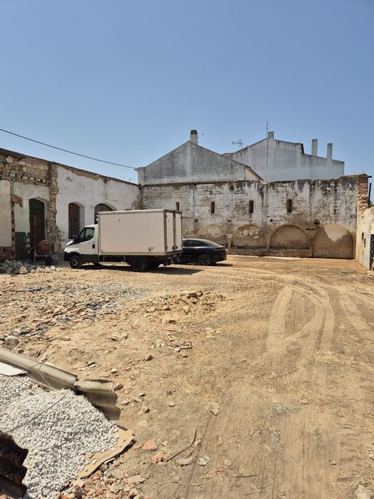 Vendo tereno urbano na centro de Alpiarça  N118 com uma área de 1970 m2