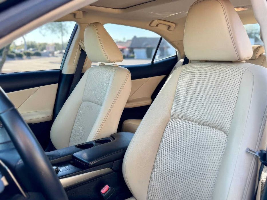 Lexus IS 250      2014