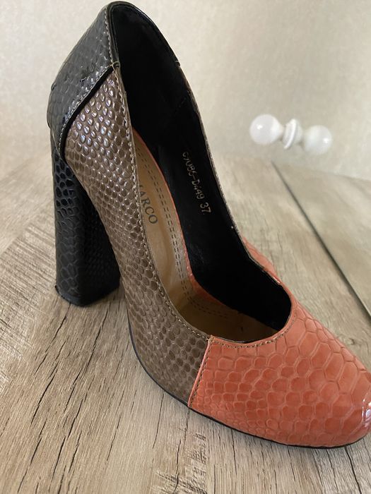 Туфлі каблук 38-39 р