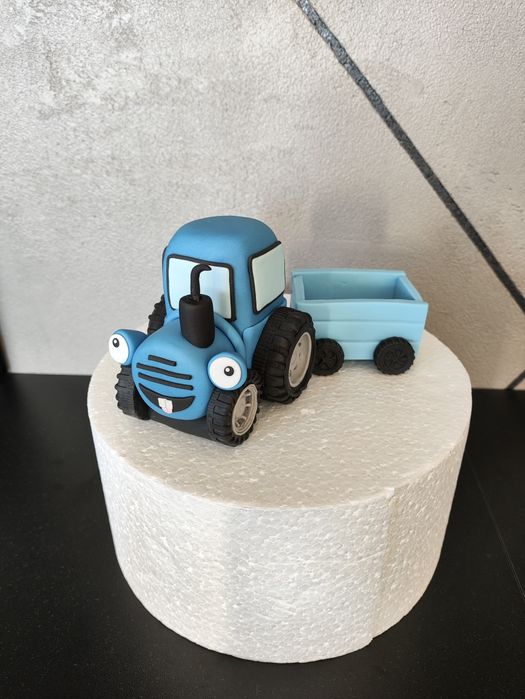 Traktor z masy cukrowej