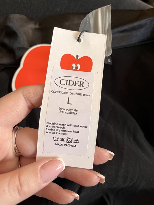 Czarna sukienka „satynowa” Cider rozmiar L