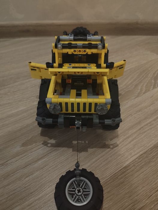 Конструктор LEGO Technic 42122 Jeep Wrangler