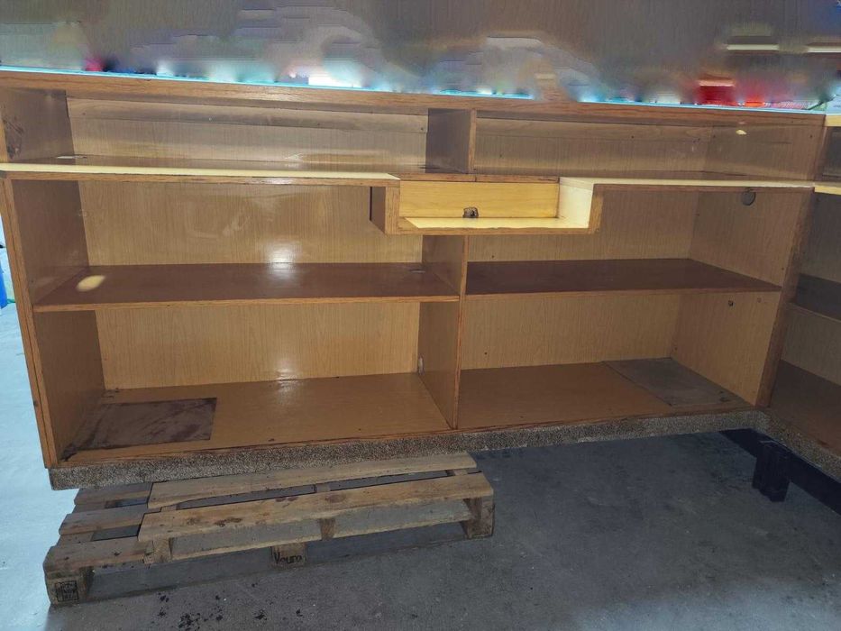 Balcão em Madeira de Loja