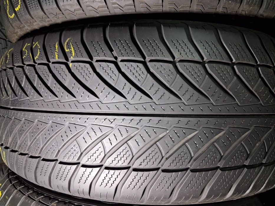 255/50 19 Goodyaer Ultra Grip 8 шини б/ зима пара