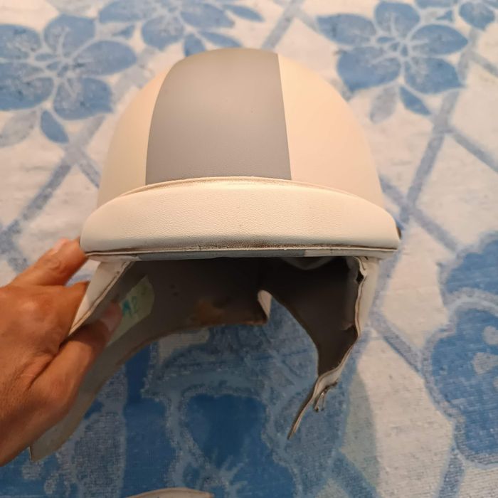 Kask Orzeszek z epoki PRL-u WSK, SHL, KOMAR