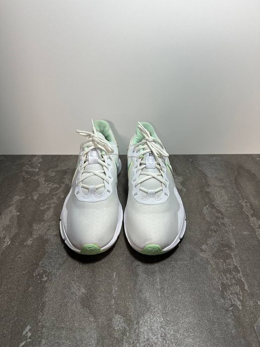 Кросівки Nike Legend Essential 2 White