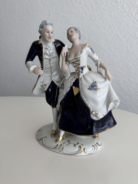 Figurka Royal Dux dworska para w tańcu