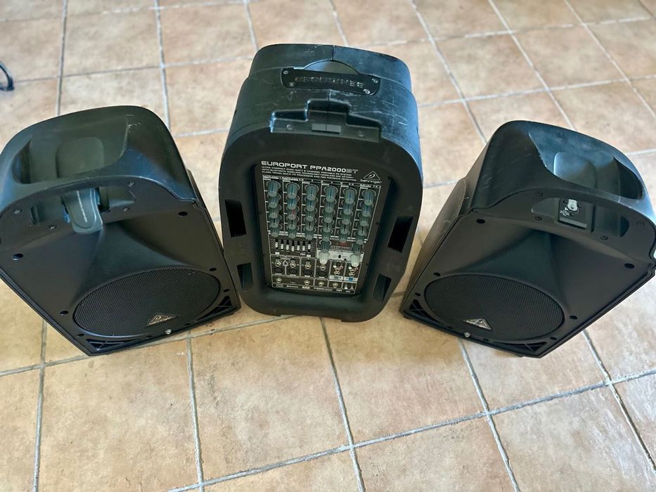 Colunas PA Behringer PPA2000BT