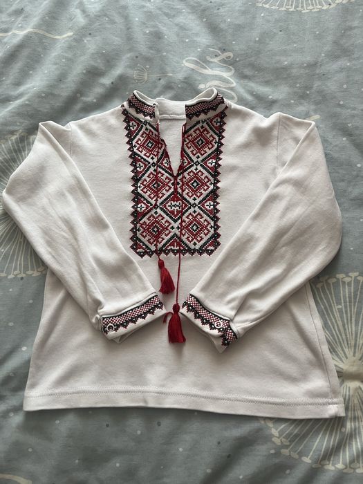 Продам дитячу вишиванку 116 р.
