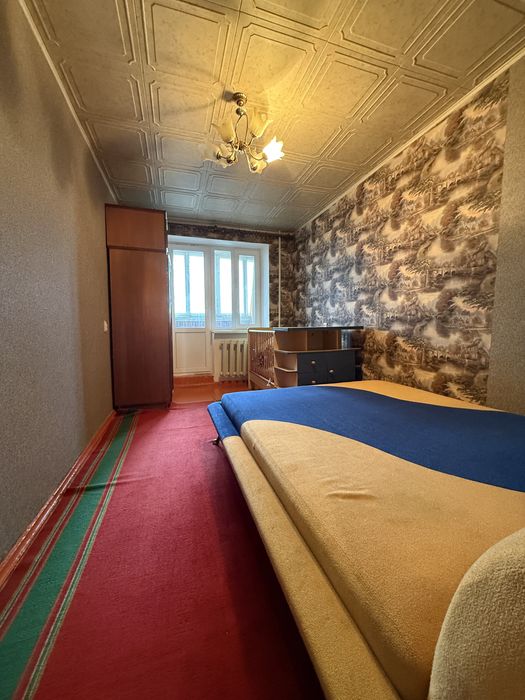 Здам на рік і більше чотирикімнатну квартиру в Чорноморську.