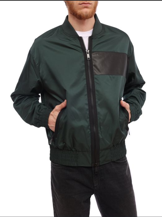 Продам бомбер ветровка куртка Armani M