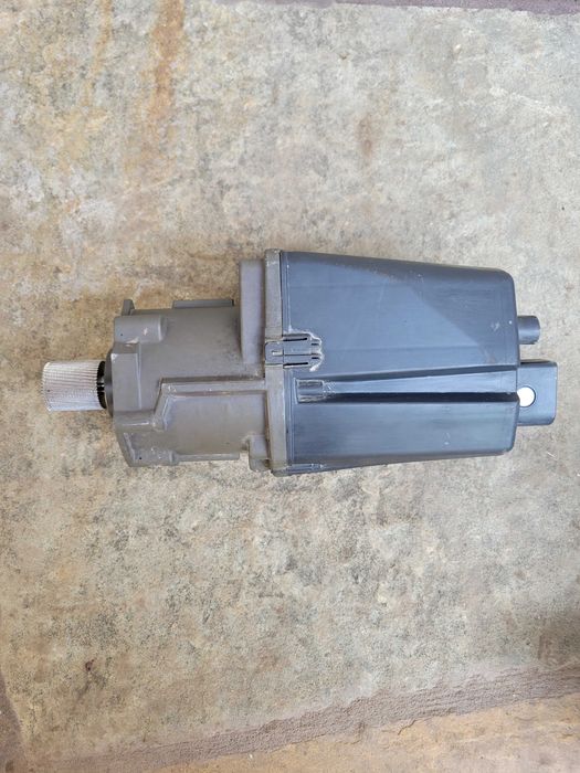 Двигун, мотор елетрорейки Passat b8 Skoda superB 5Q0959439L