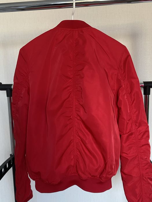 Бомбер для красунь, яскавий з  аплікаціями, розмір- S, бренд H&M