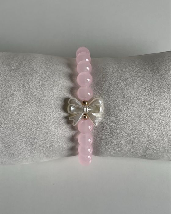 Pulseira feita à mão - laço pequeno