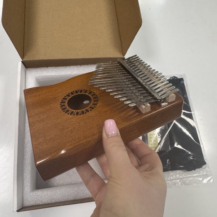 Калімба (Kalimba) 17 нот – дерев’яна, з чохлом та аксесуарами