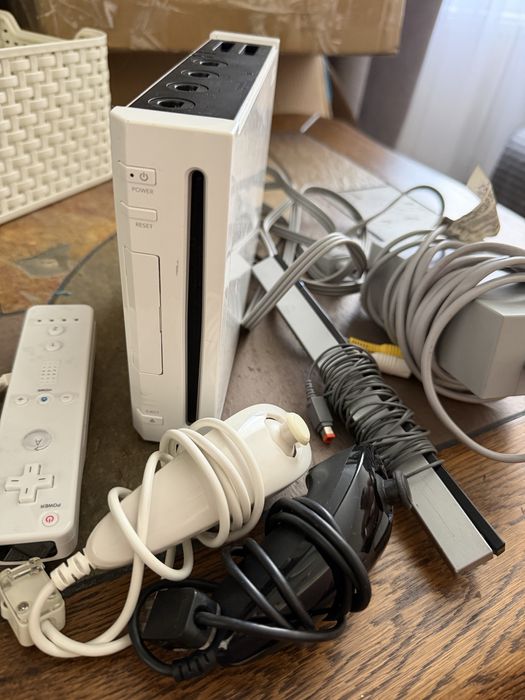Nintendo Wii + повний комплект аксесуарів