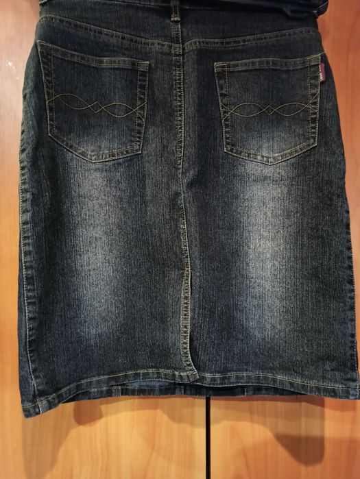 Спідниця  джинсова темно-синя.