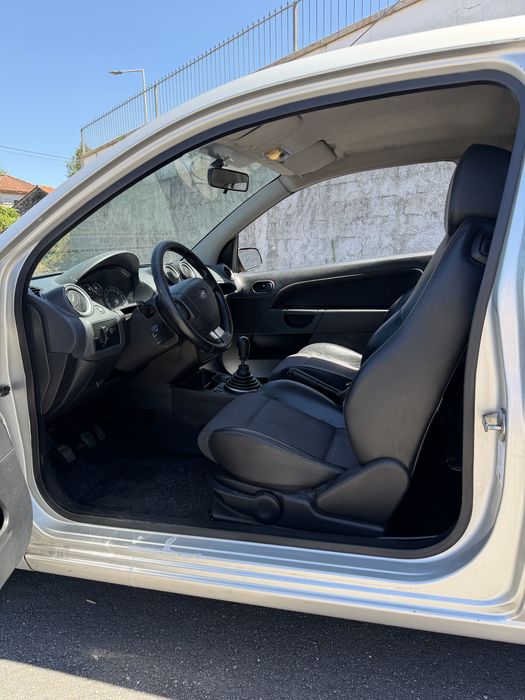 Ford fiesta 1.6 90cv sport van