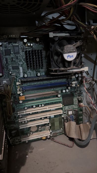 Старий Сервер PrimeServer Start 700 (Pentium 4)
