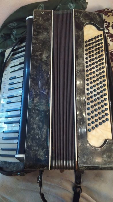 Продам акардеон Німецький