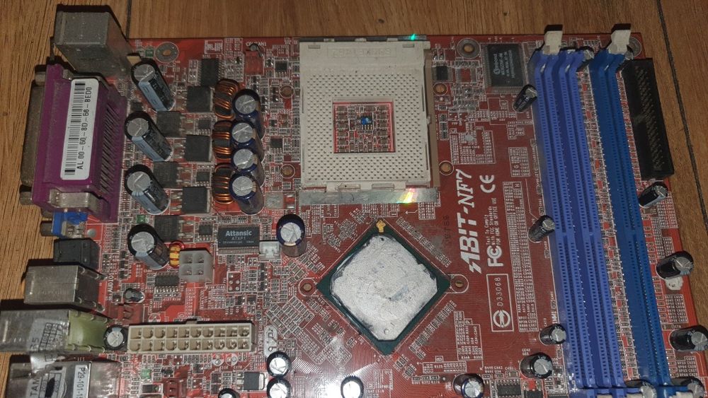 ABIT NF7-M SOKET 462 że zintegrowaną grafiką uszkodzona.