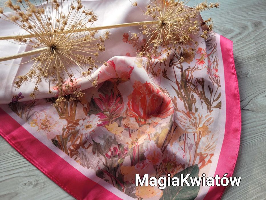 Apaszka łączka róż