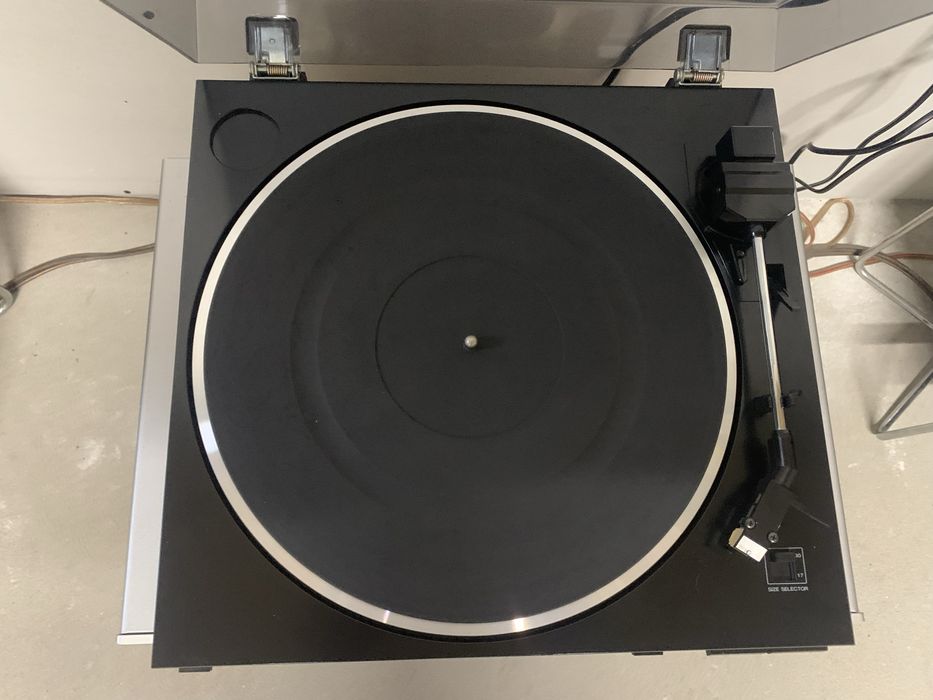 Продам програвач вінілових платівок Sony PS-LX 45