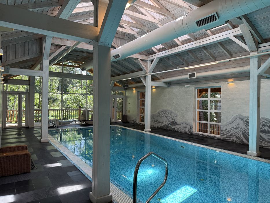 Дом 300 кв.м, Романков, Закрытый КГ, Бассейн